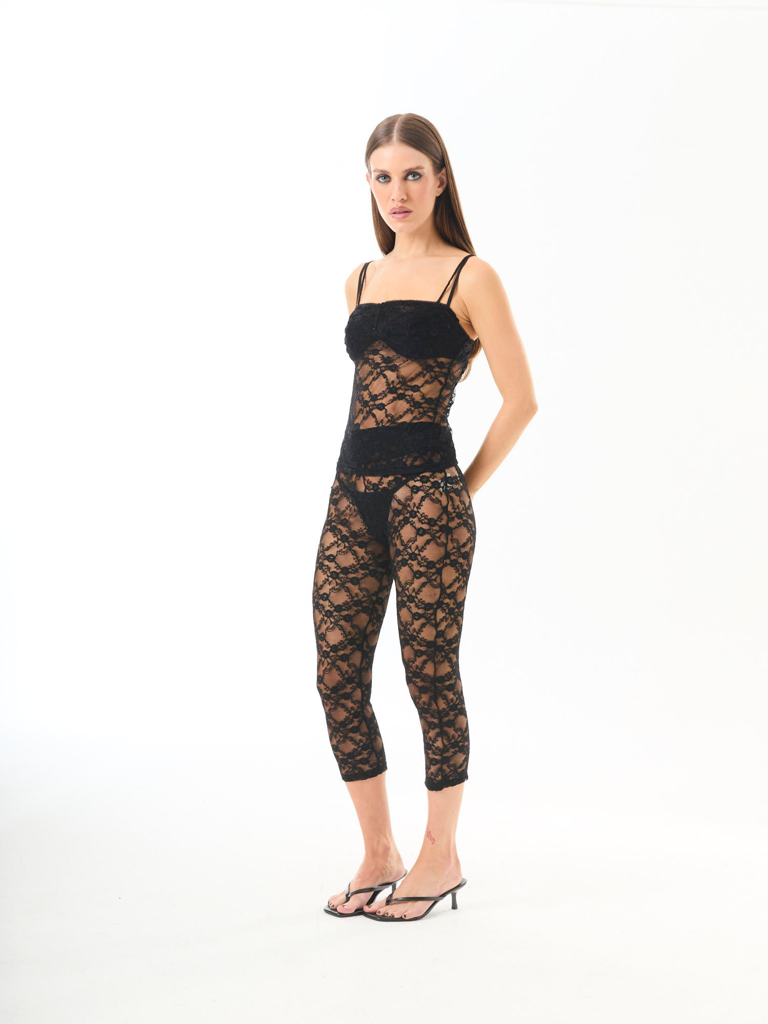 LEGGING_CAPRE_LACE_PRETA_0546