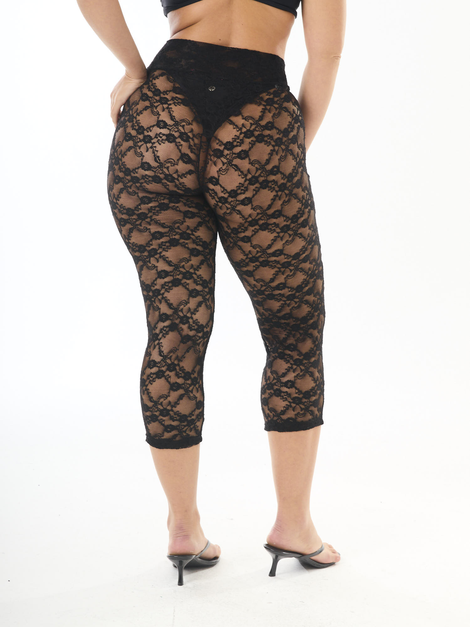 LEGGING_CAPRE_LACE_PRETA_0576